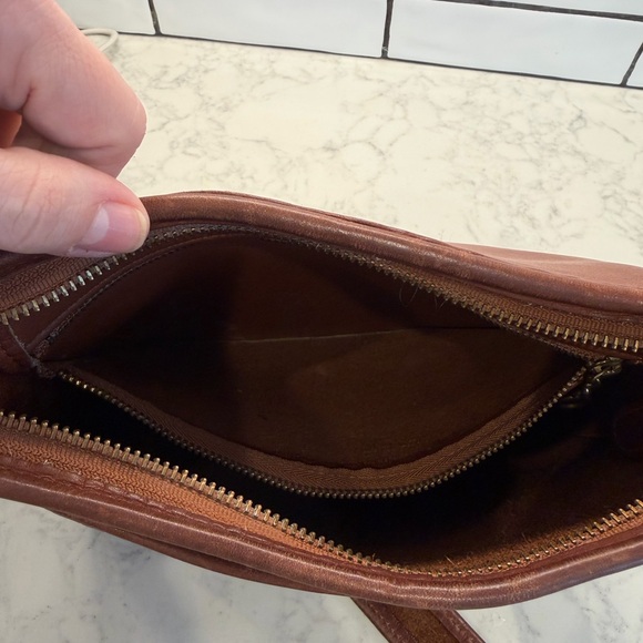 Vintage Coach Legacy 9966 Tan Brown Leather Brass Hardware - Picture 6 of 10